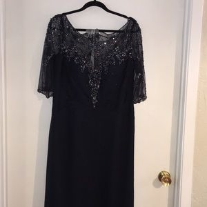 Long dress for formal wear, bridal party or prom…